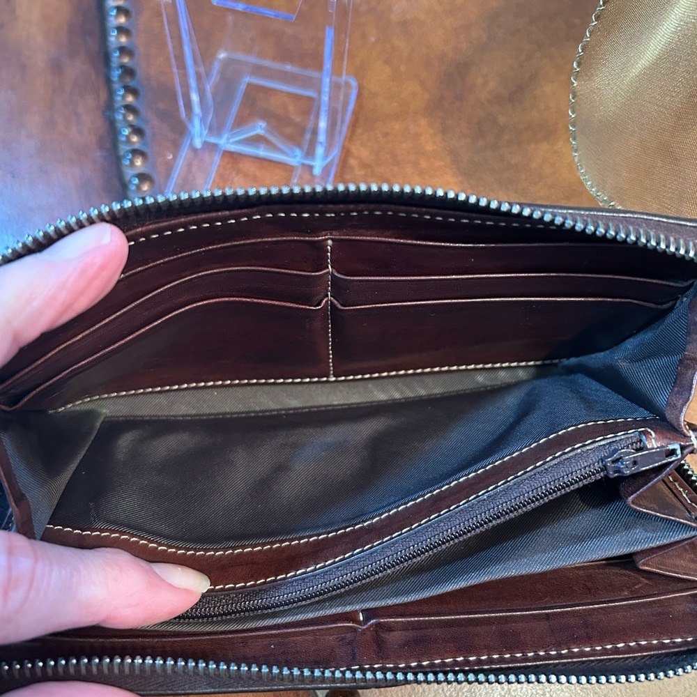 Dooney & Bourke Brown Leather Wallet 7.5x4 - Picture 6 of 10
